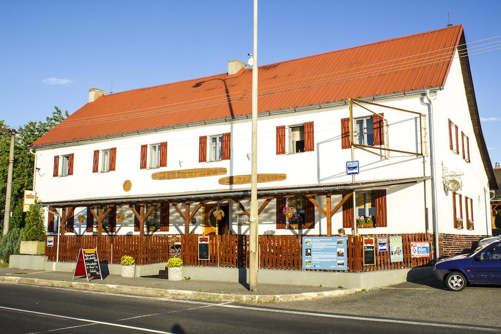 Pension U Přístavu Pomezi nad Ohri Exterior foto